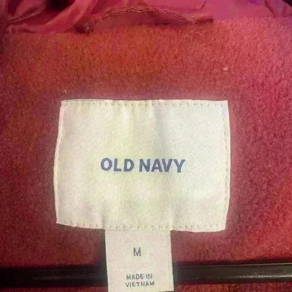 Old Navy Burgundy Puffer Vest. Size Medium. Never Worn. Warm and comfy. - Picture 2 of 4